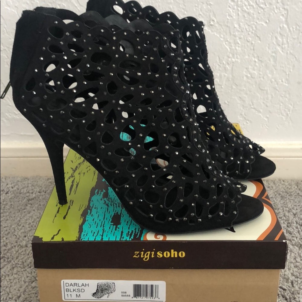 Zigi Soho Black heels size 11